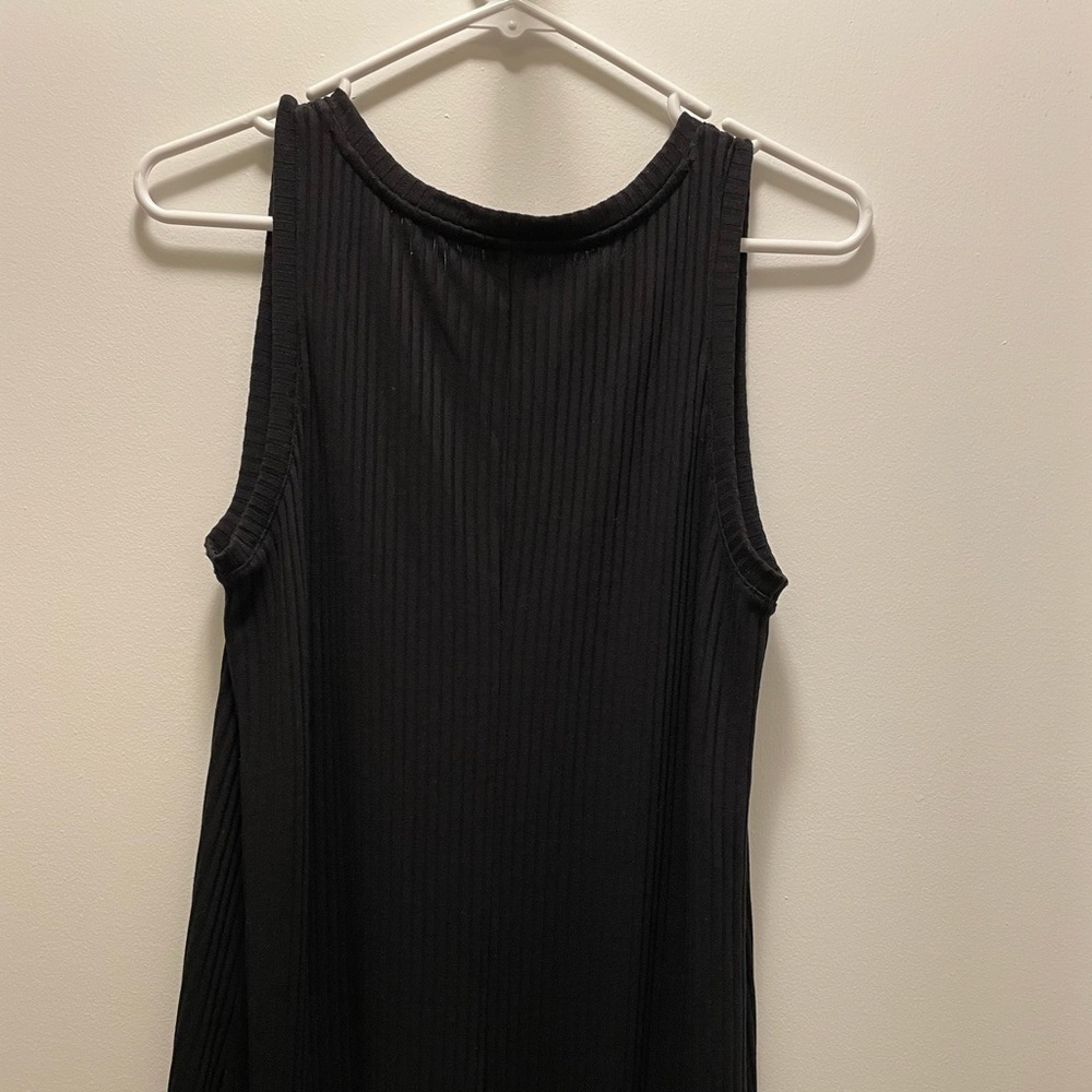 Old Navy ribbed sleeveless v-neck maxi dress. Size M. - Picture 5 of 8